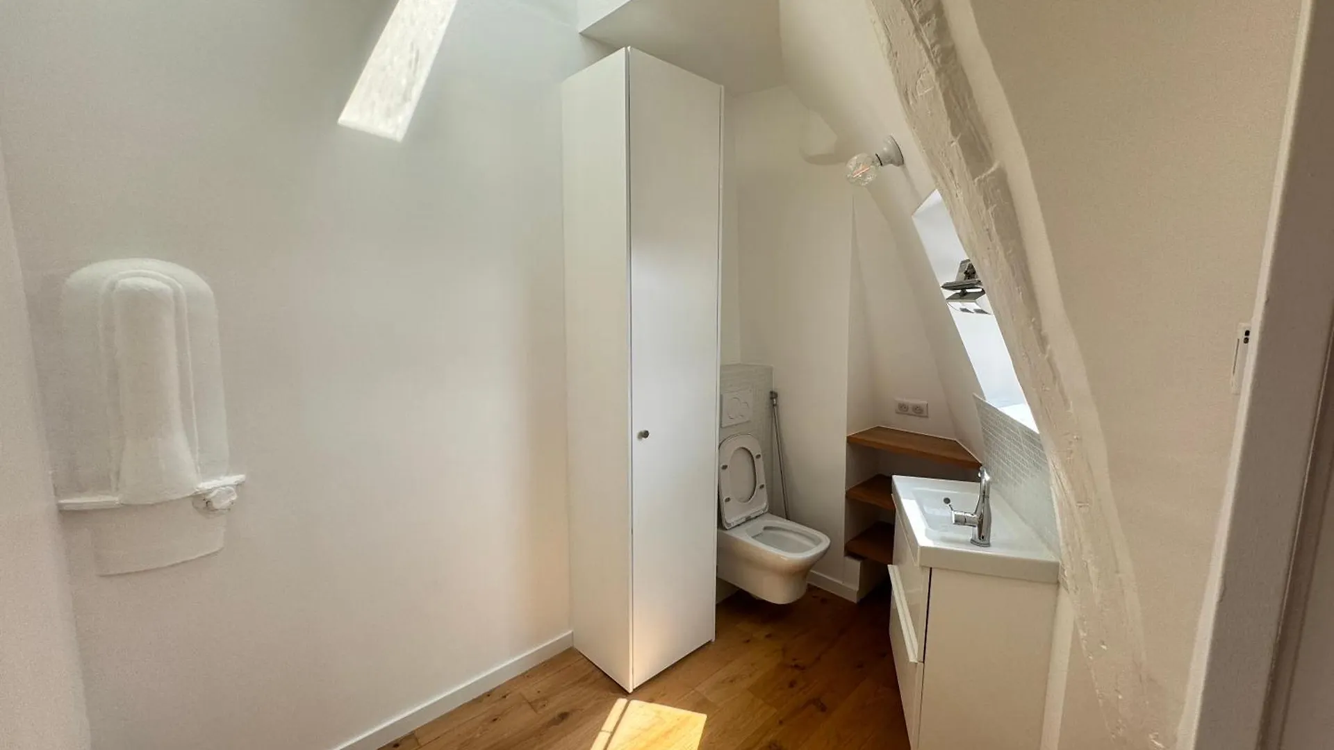 6 Guest Flat - Martyrs Apartment Paris